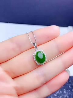 和田玉项链戴出高级感✨日常通勤也太显气质了